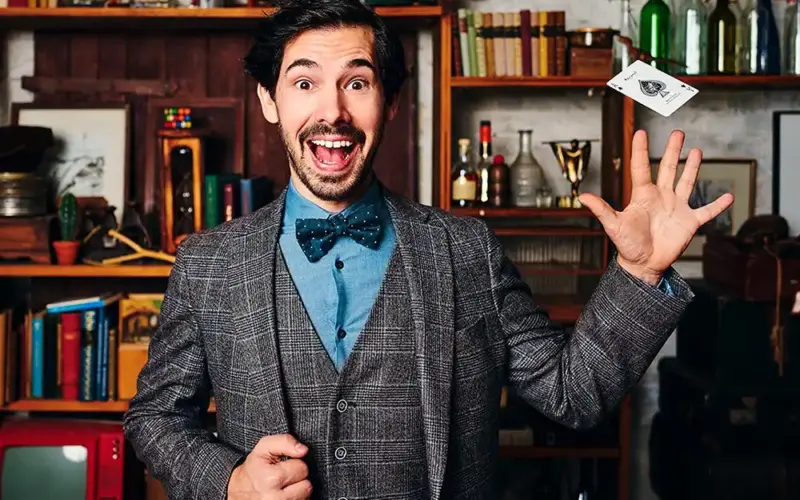 Zauberer Augsburg buchen – Deutscher Meister Alexander Merk begeistert Ihr Event!