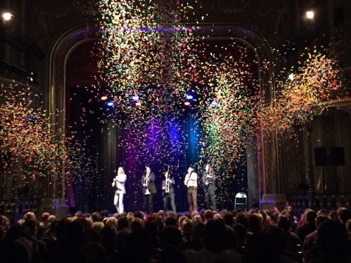 Alexander Merk präsentiert die besten Zauberer im Parktheater Göggingen in Augsburg